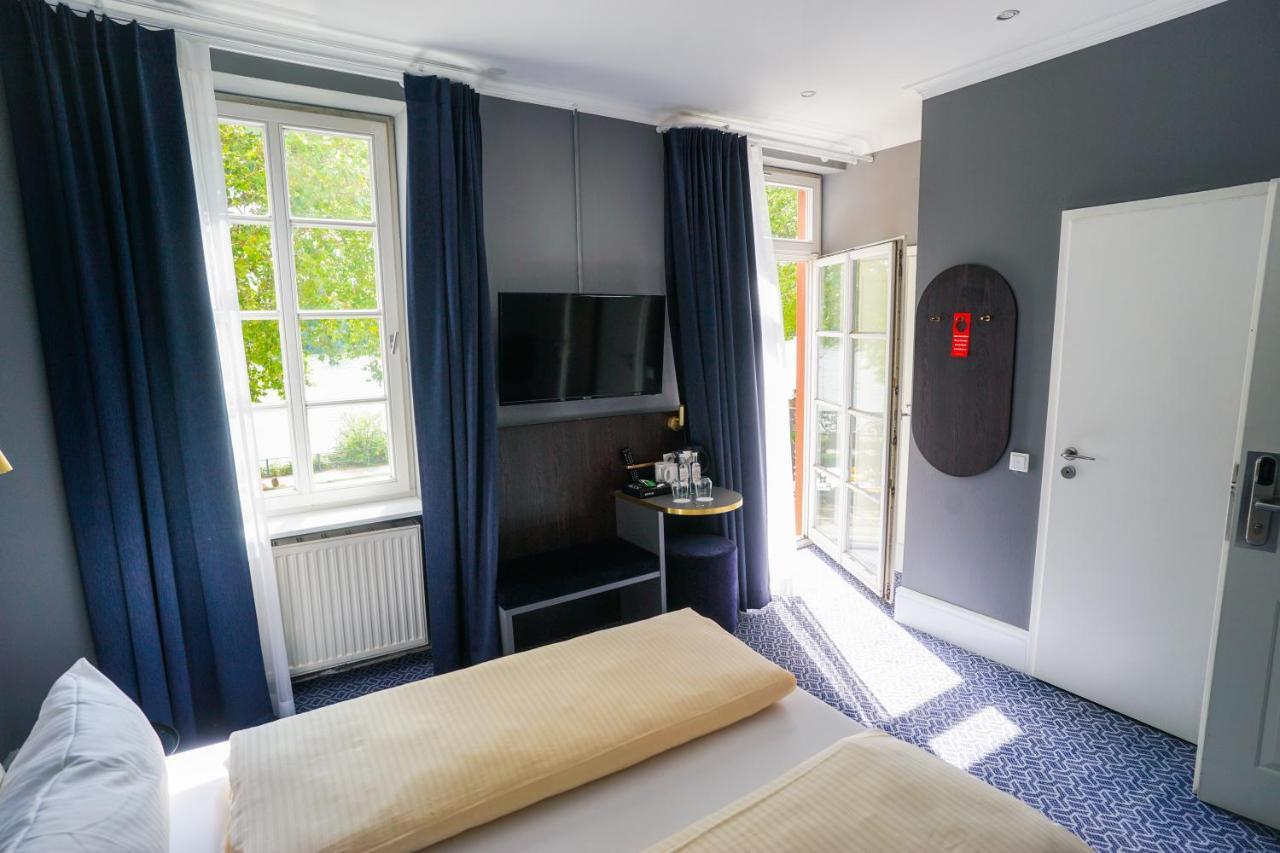 Hotel Am Schloss Biebrich Wiesbaden Extérieur photo