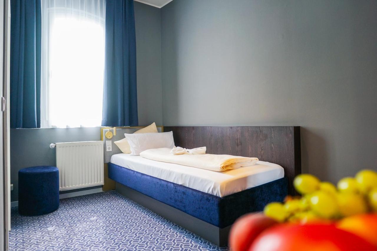 Hotel Am Schloss Biebrich Wiesbaden Extérieur photo