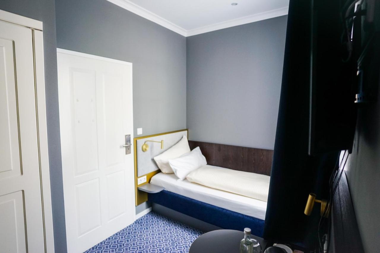Hotel Am Schloss Biebrich Wiesbaden Extérieur photo
